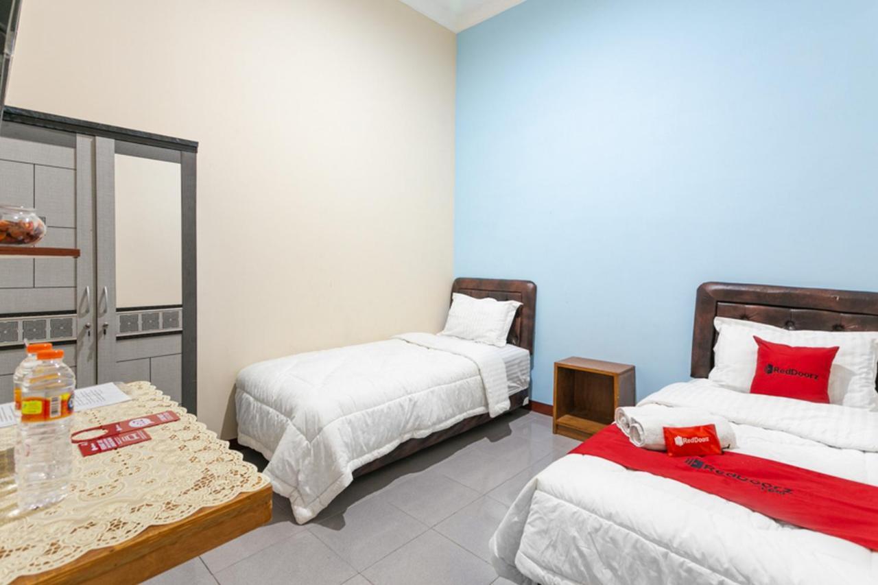 Reddoorz Syariah @ Sakinah Guesthouse Sragen Zewnętrze zdjęcie